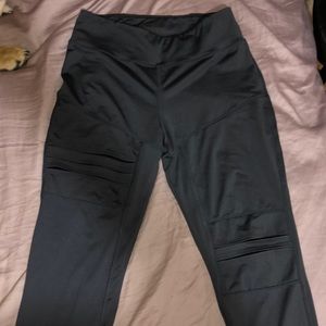 yoga pants / workout pants